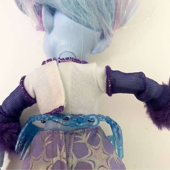 Monster High G3 Abbey Bominable Articulated Yeti Fashion Doll - Picture 11 of 16